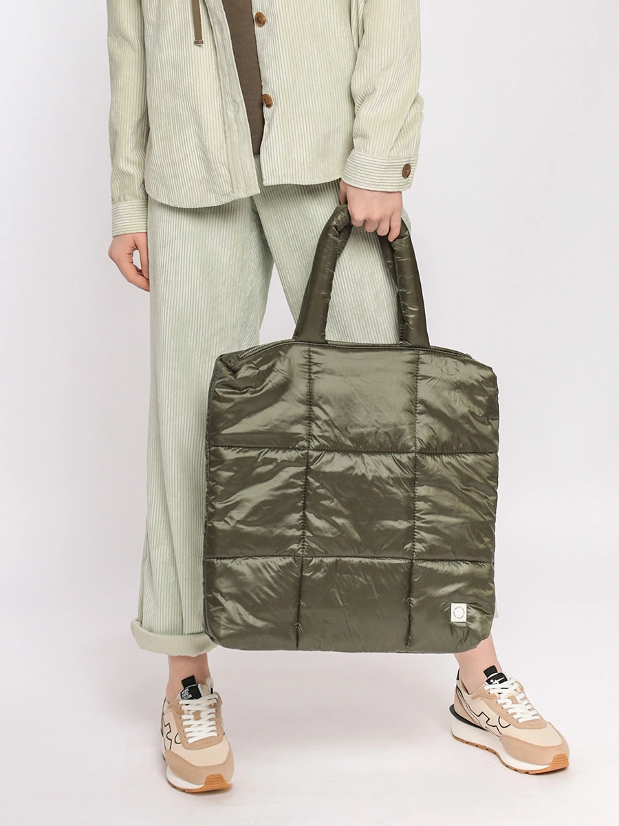 Зеленая сумка-шоппер с узорной стежкой